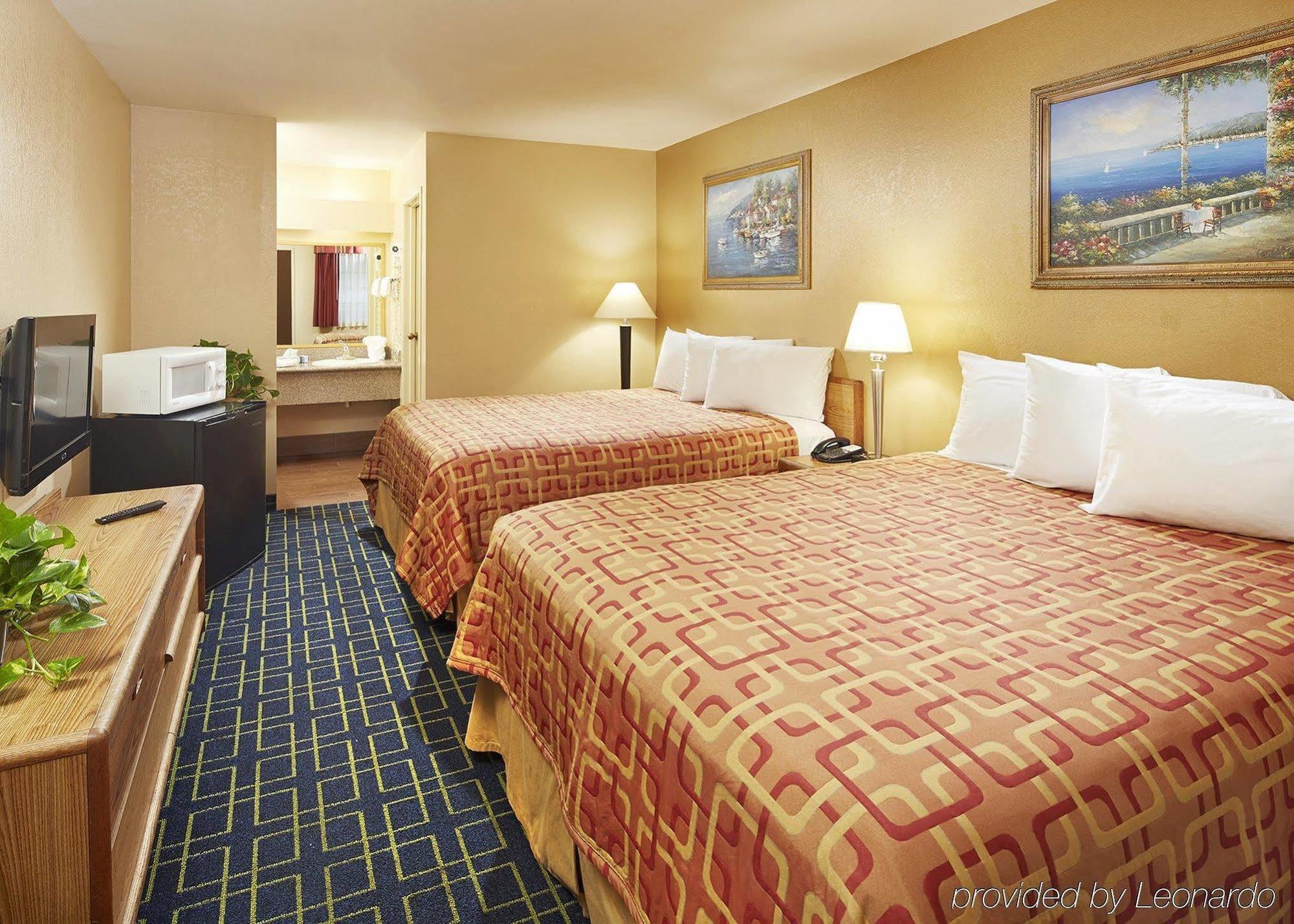 Hotel O'cairns And 3*