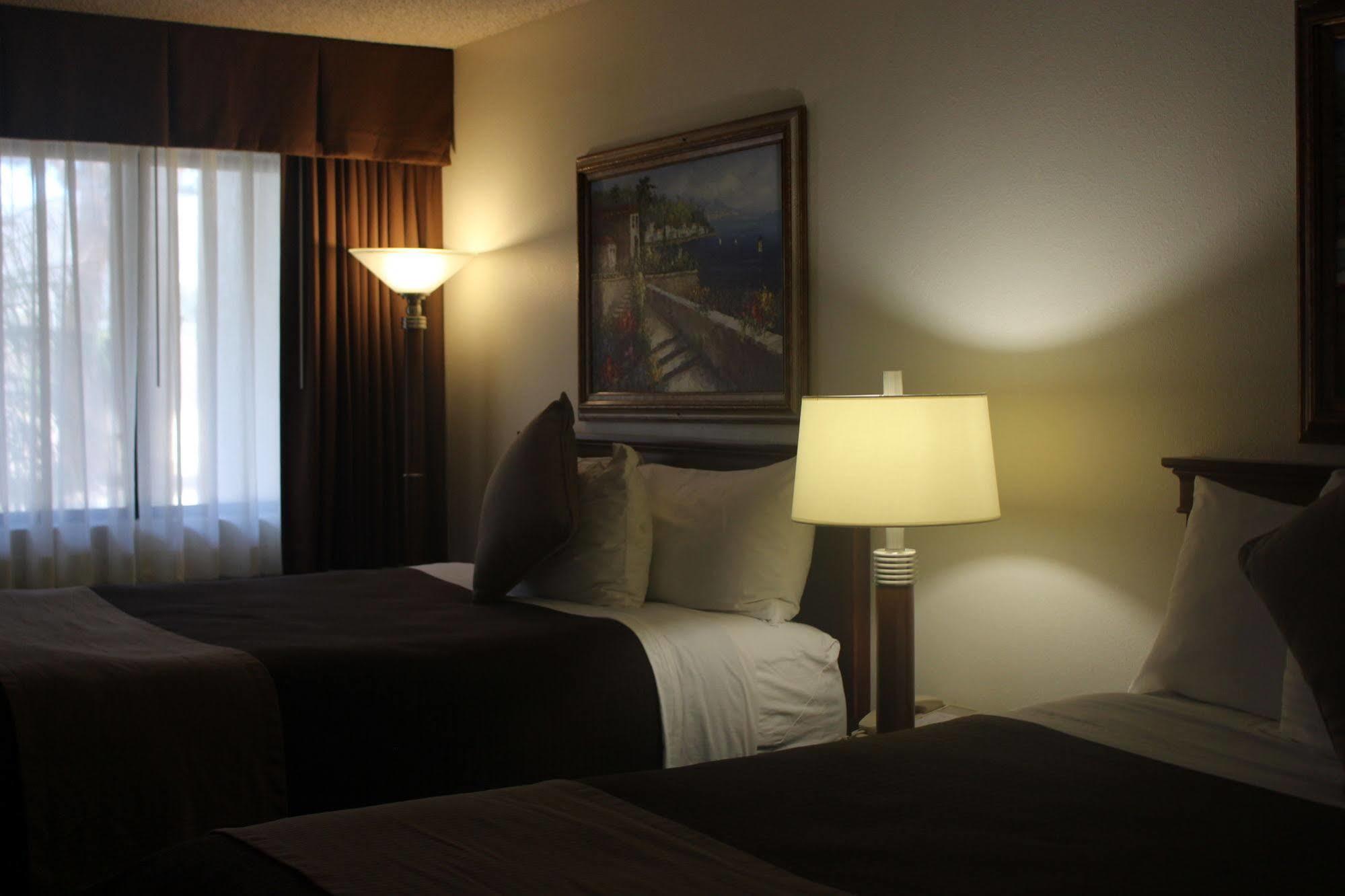 O'cairns And Hotel Lompoc
